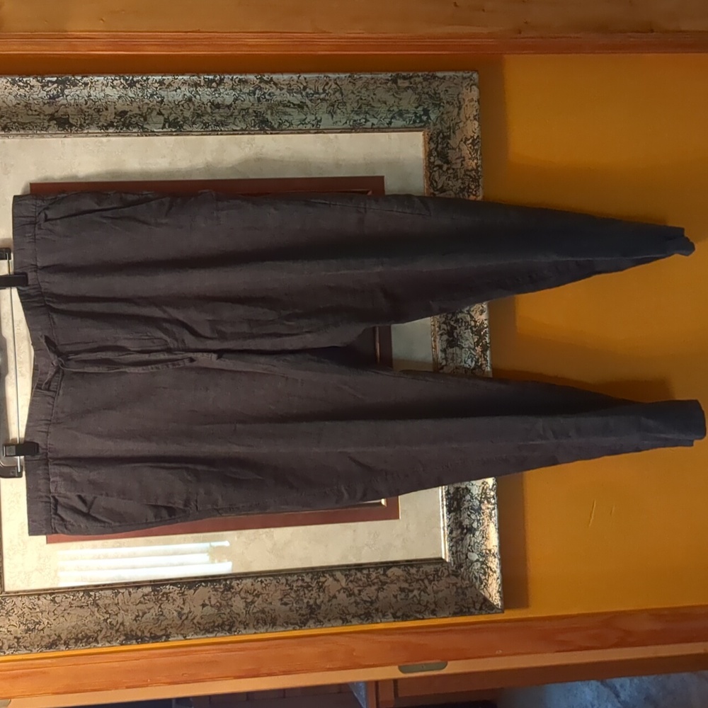 **BRAND NEW --- H&M GRAY COTTON PANTS